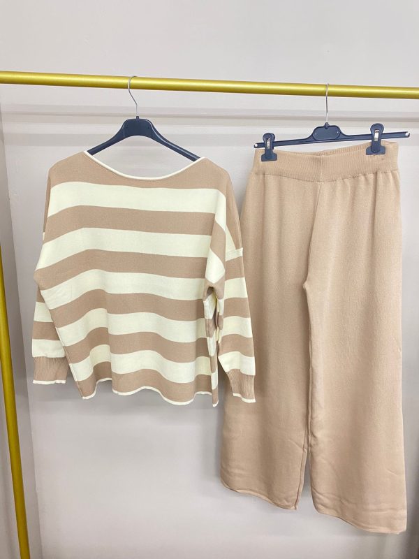 Patterned two piece co-ord set - Image 3